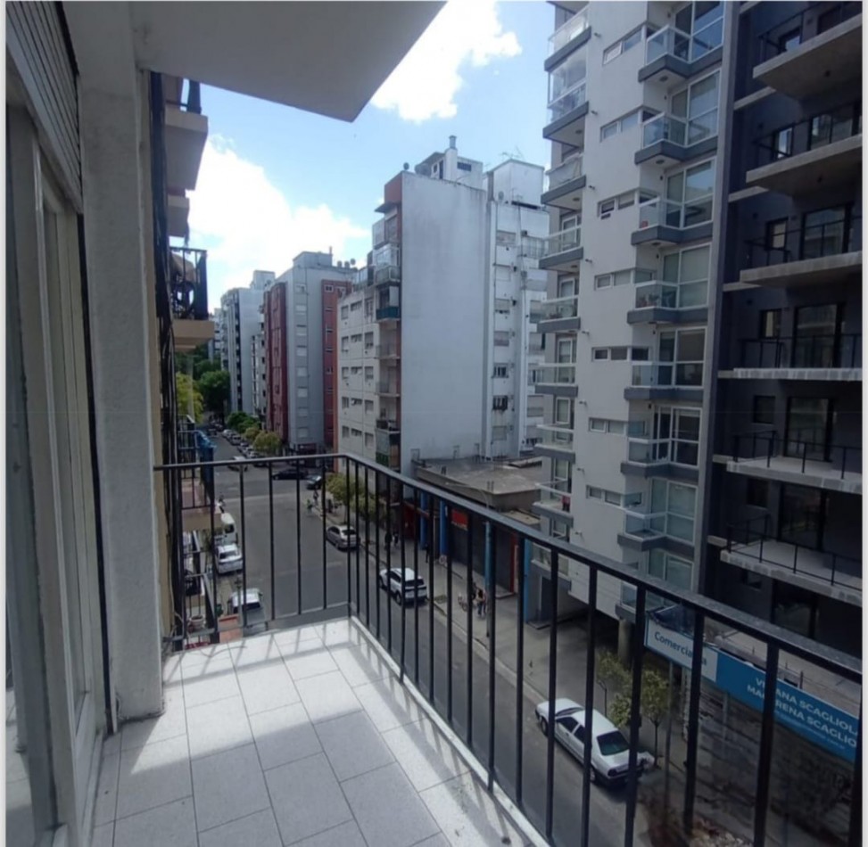 VENTA DEPARTAMENTO 2 AMBIENTES A LA CALLE CON BALCON ZONA ALDREY