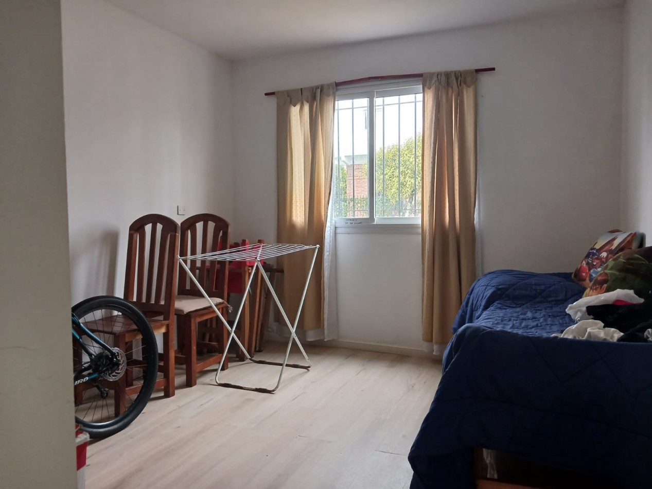 venta casa en ph, 3 ambientes independiente con entrada de auto.