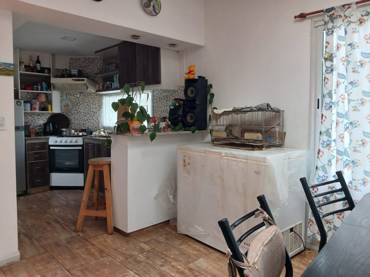 venta casa en ph, 3 ambientes independiente con entrada de auto.