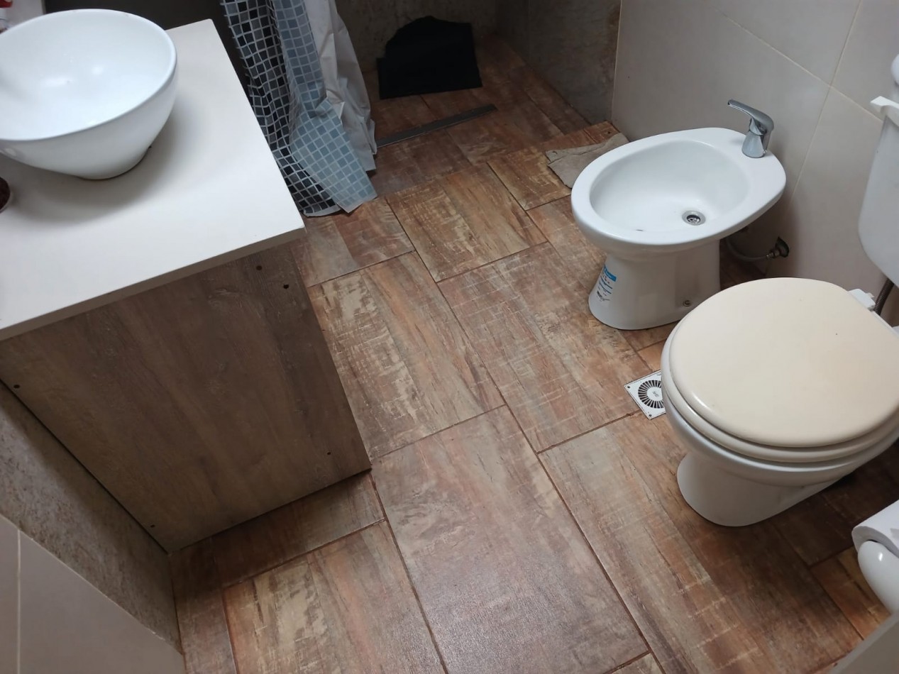 venta casa en ph, 3 ambientes independiente con entrada de auto.