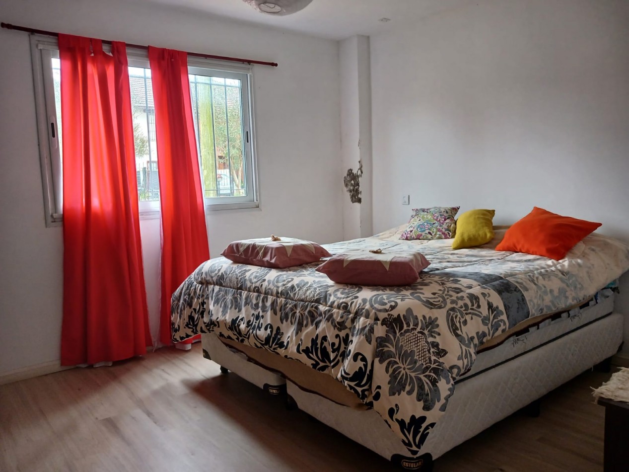 venta casa en ph, 3 ambientes independiente con entrada de auto.