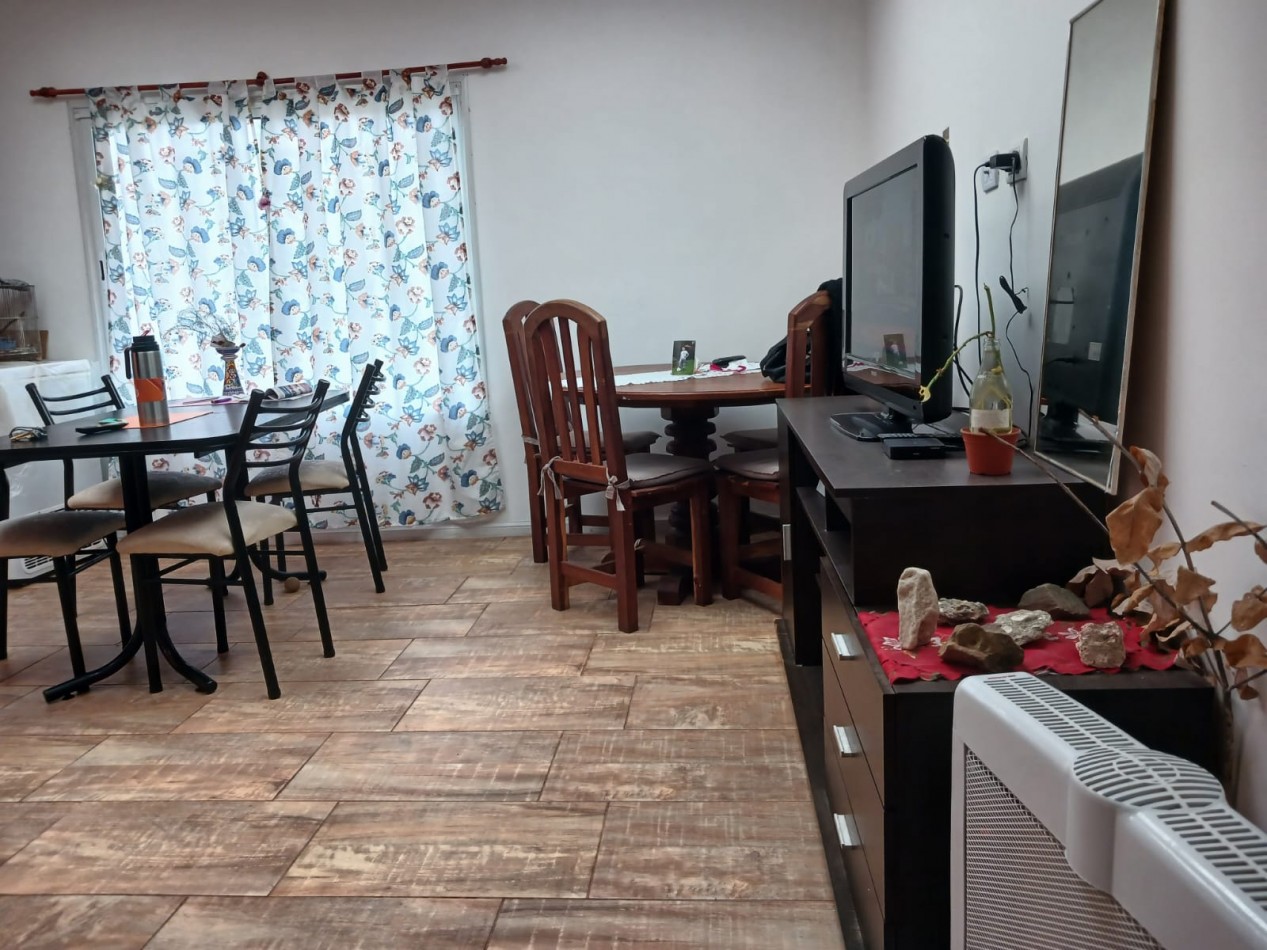 venta casa en ph, 3 ambientes independiente con entrada de auto.