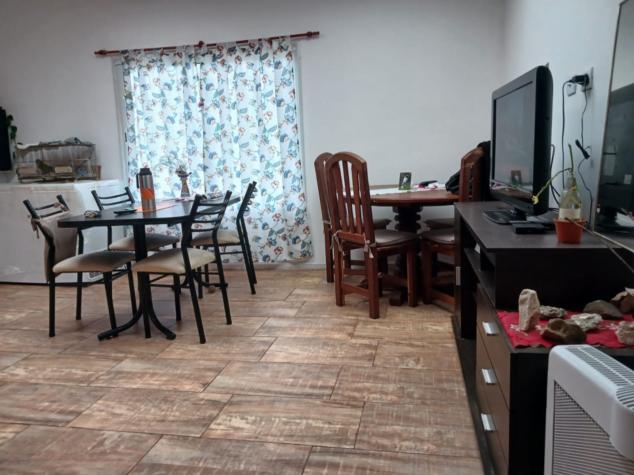 venta casa en ph, 3 ambientes independiente con entrada de auto.