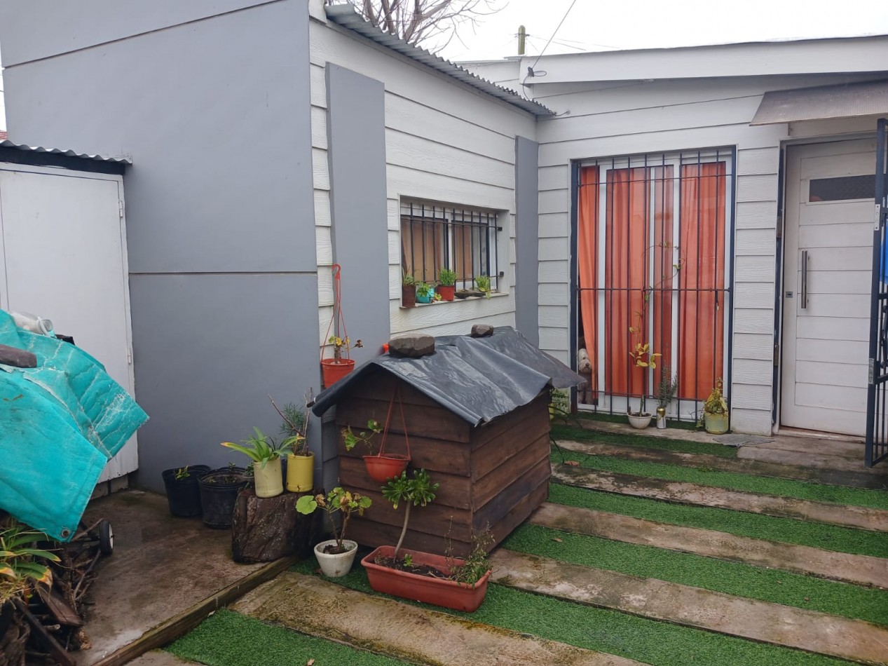 venta casa en ph, 3 ambientes independiente con entrada de auto.