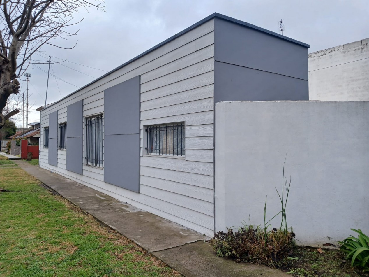 venta casa en ph, 3 ambientes independiente con entrada de auto.