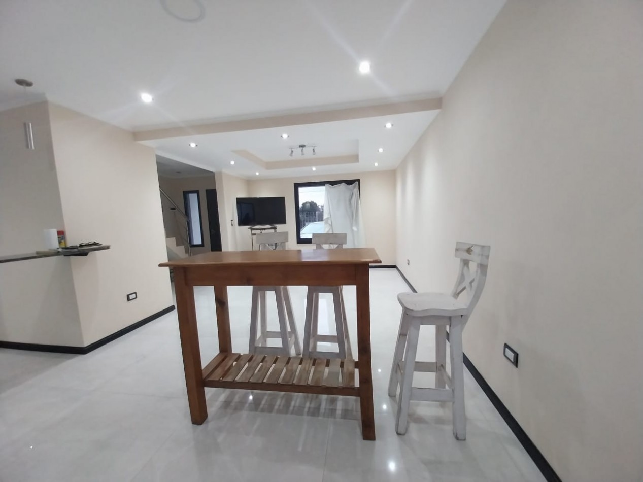 DUPLEX A ESTRENAR 4 AMBIENTES CON ENTRADA PARA AUTO, PATIO Y PARRILLA. COLINAS DE PERALTA RAMOS 