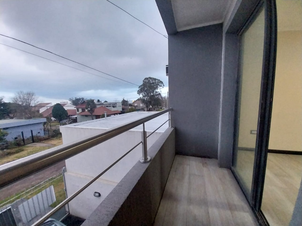 DUPLEX A ESTRENAR 4 AMBIENTES CON ENTRADA PARA AUTO, PATIO Y PARRILLA. COLINAS DE PERALTA RAMOS 
