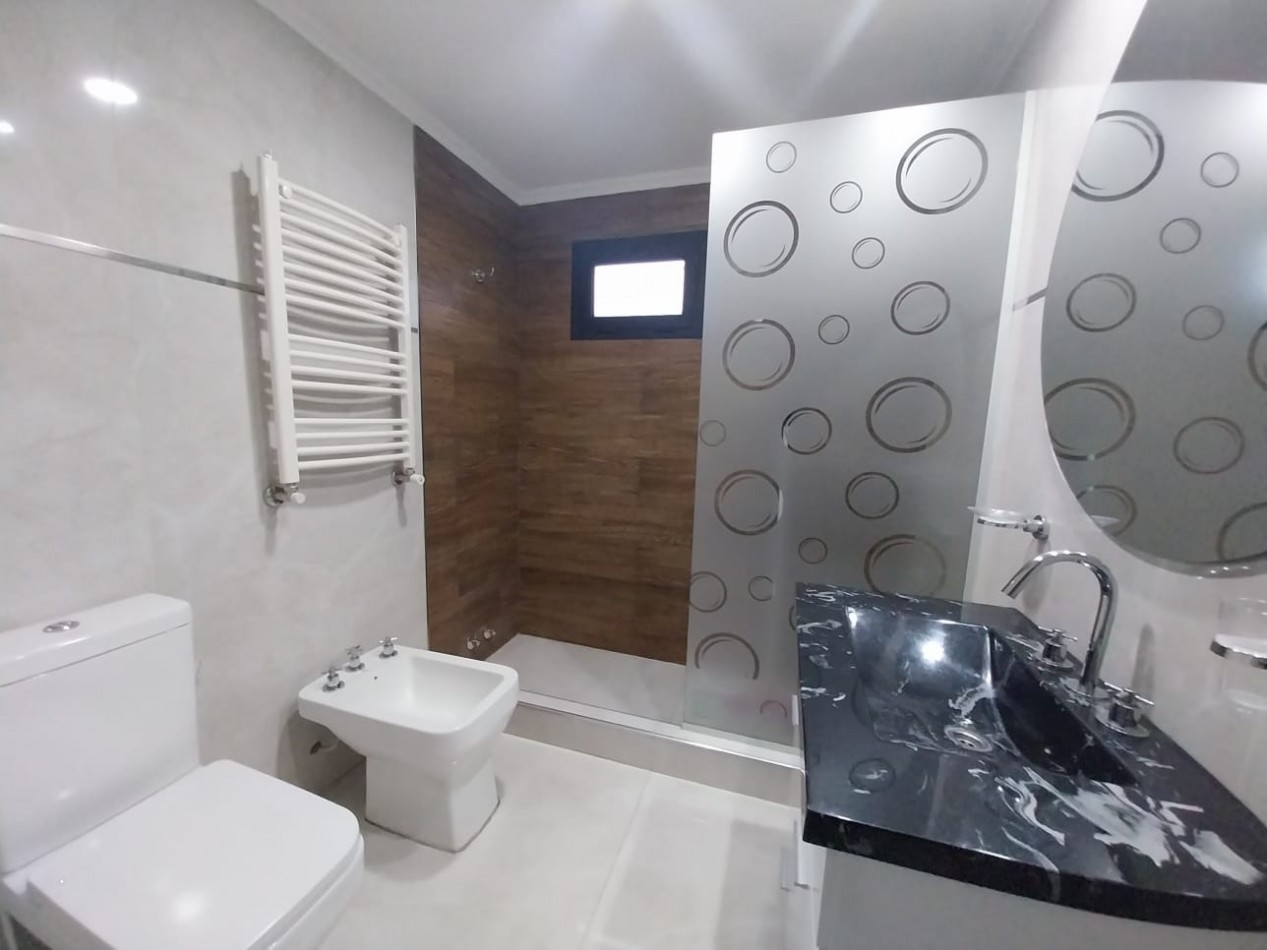 DUPLEX A ESTRENAR 4 AMBIENTES CON ENTRADA PARA AUTO, PATIO Y PARRILLA. COLINAS DE PERALTA RAMOS 