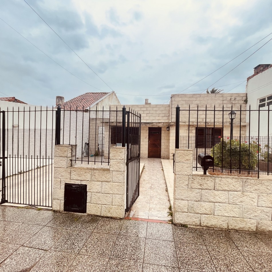 CASA 3 AMBBIENTES + DEPARTAMENTO 2 AMBIENTES 