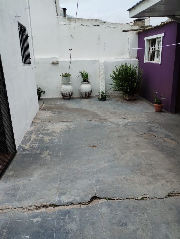 CASA 3 AMBBIENTES + DEPARTAMENTO 2 AMBIENTES 