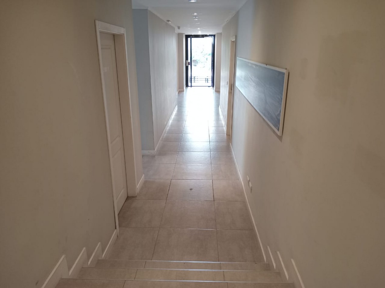 DEPARTAMENTO CON PATIO , EDIFICIO FRENTE AL MAR 