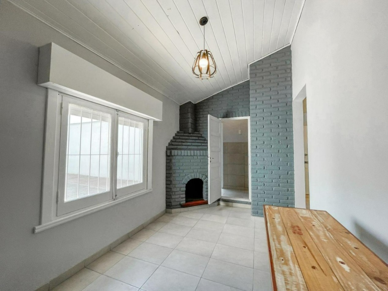 Venta Casa 2amb con garaje y patio Apto Credito