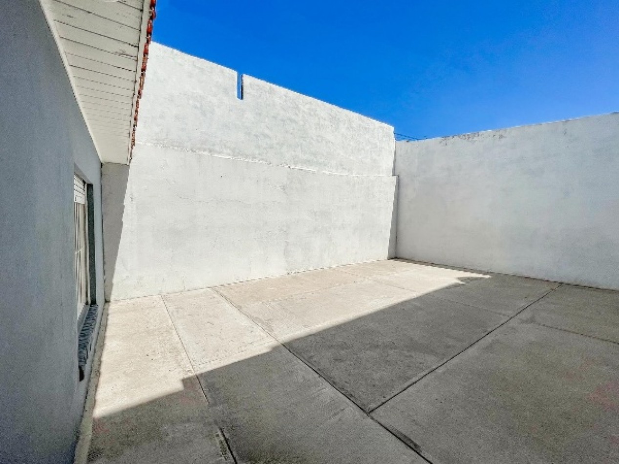 Venta Casa 2amb con garaje y patio Apto Credito