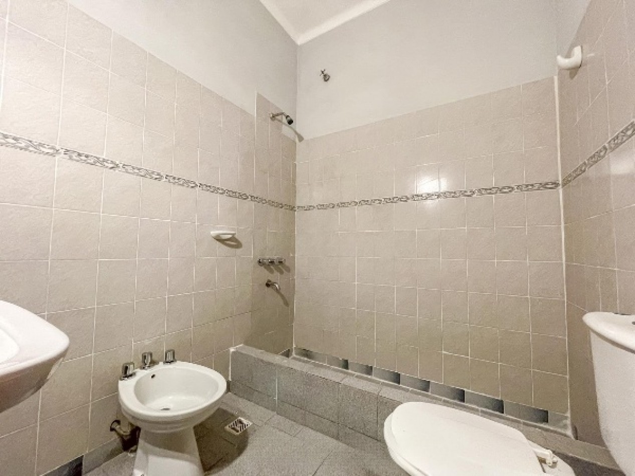 Venta Casa 2amb con garaje y patio Apto Credito