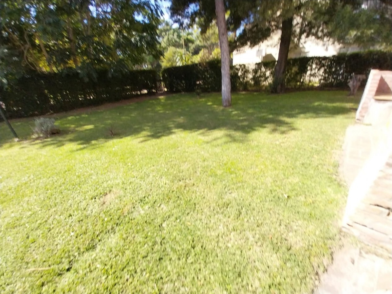 DEPARTAMENTO 4 AMBIENTES CON PARQUE Y PARRILLA. PINAMAR