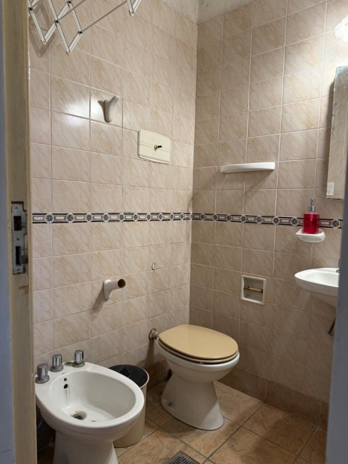 DEPARTAMENTO MONOAMBIENTE  CON COCHERA  VISTA AL MAR . ZONA VARESE