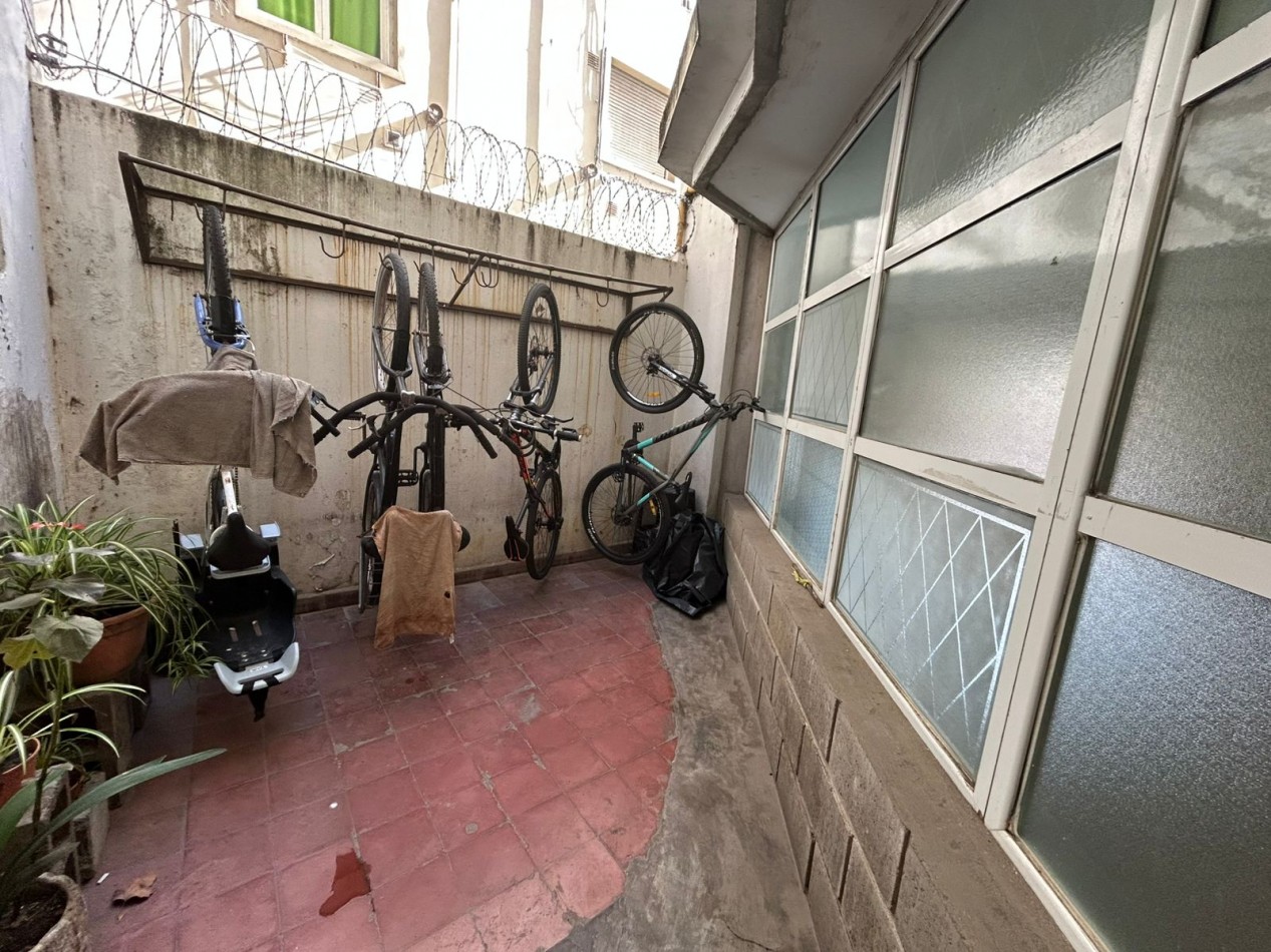 DEPARTAMENTO DOS AMBIENTES CONTRAFRENTE .LA PERLA APTO CREDITO