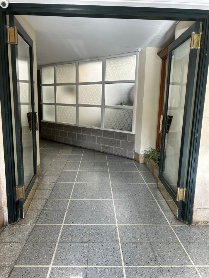 DEPARTAMENTO DOS AMBIENTES CONTRAFRENTE .LA PERLA APTO CREDITO