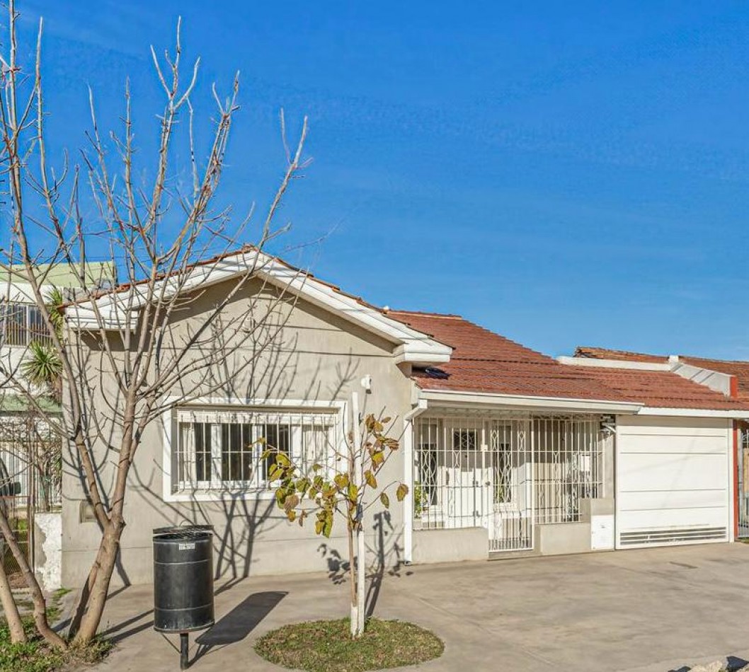 CASA 3 AMBIENTES TOTALMENTE RECICLADA.BARRIO 9 DE JULIO