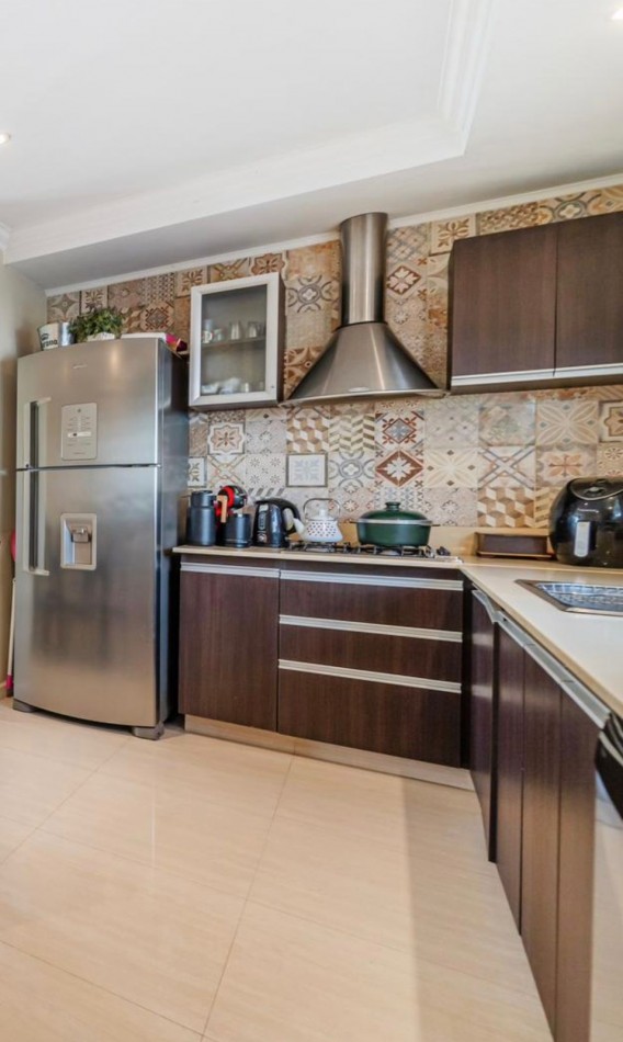 CASA 3 AMBIENTES TOTALMENTE RECICLADA.BARRIO 9 DE JULIO