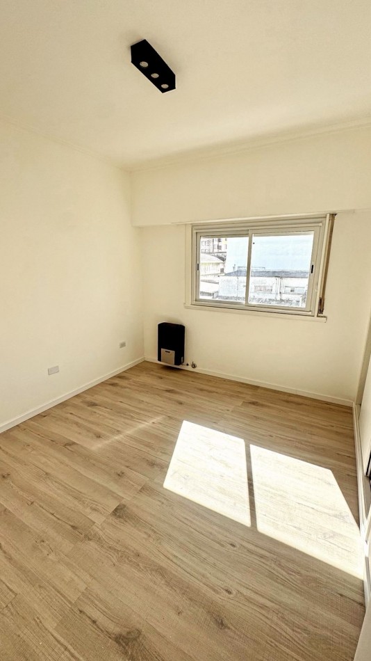 DEPARTAMENTO 3 AMBIENTES A LA CALLE RECICLADO.LA PERLA