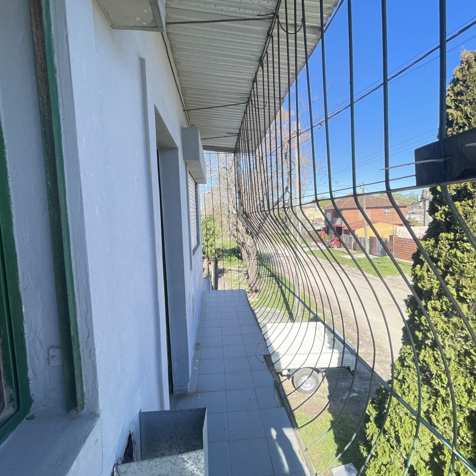 GALPON  DEPOSITO CON DEPARTAMENTO 3 AMBIENTES