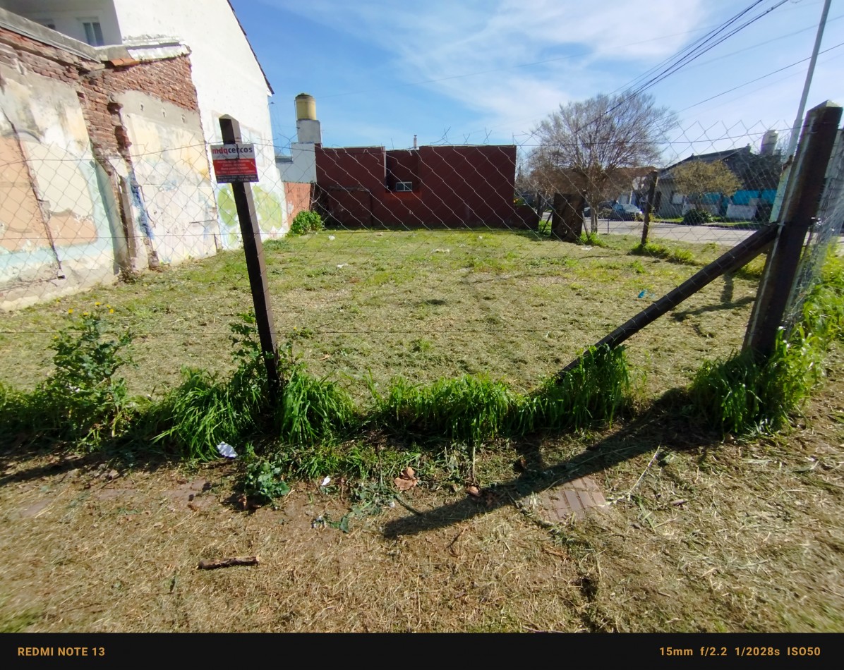 Lote en esquina Azcuenaga y Tucuman. Barrio San Carlos