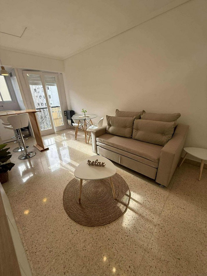 MONOAMBIENTE RECICLADO A LA CALLE.