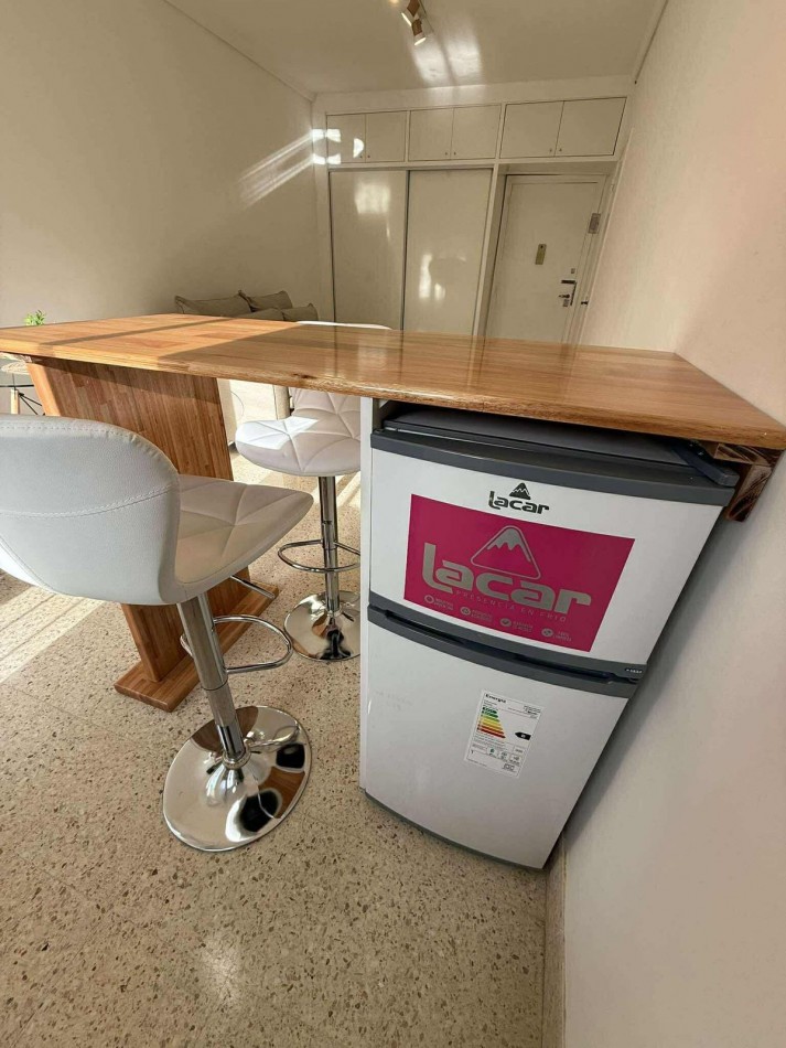 MONOAMBIENTE RECICLADO A LA CALLE.