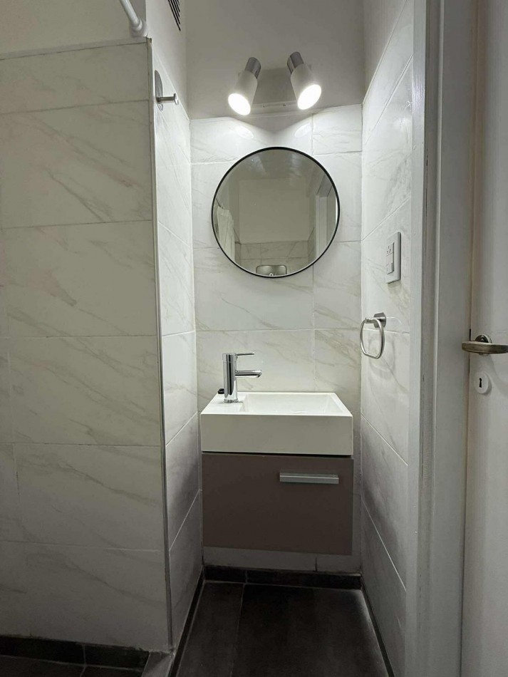 MONOAMBIENTE RECICLADO A LA CALLE.