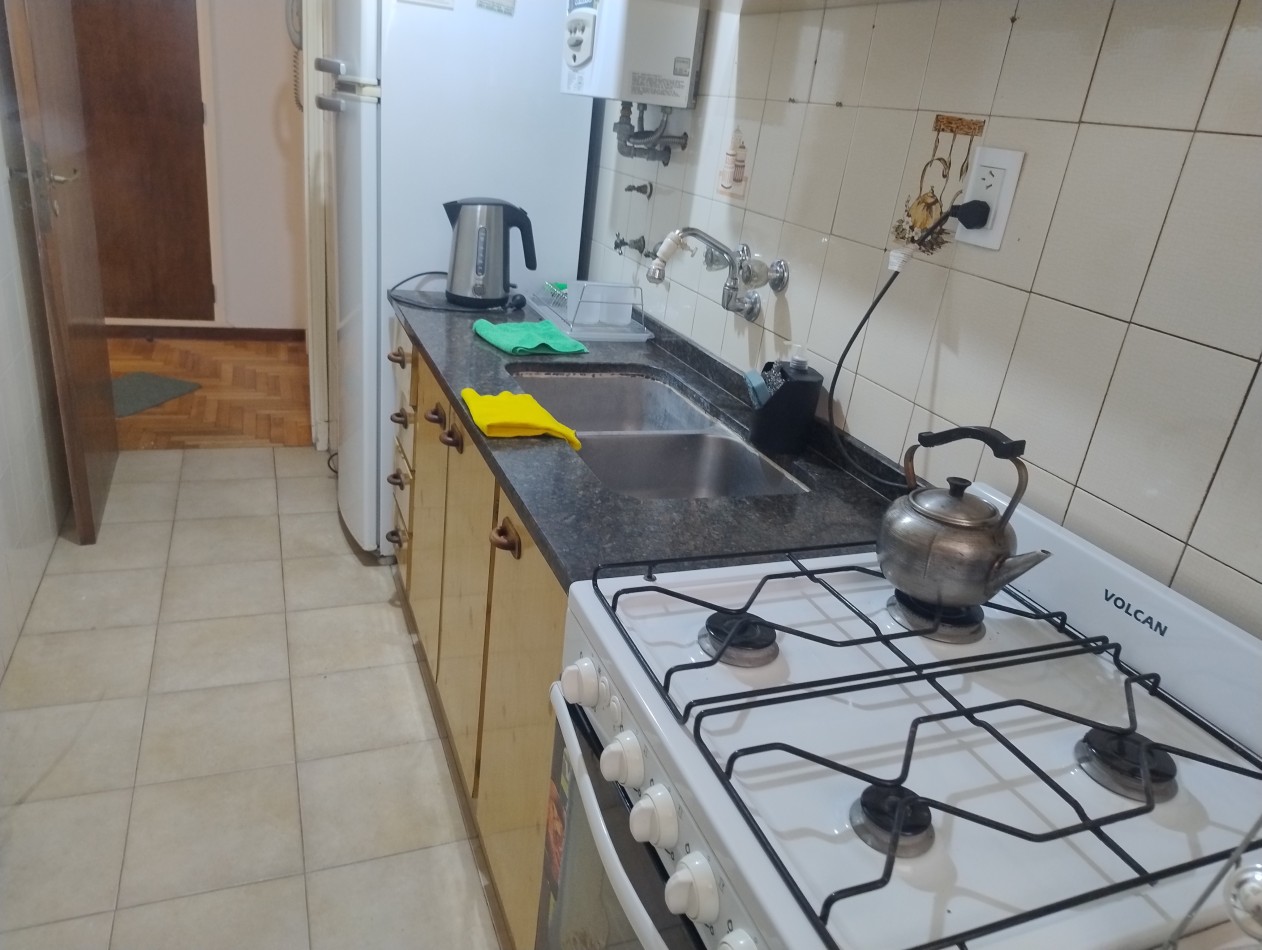 Departamento 3 amb mas dependencia al frente con balcon y cochera plaza colon 