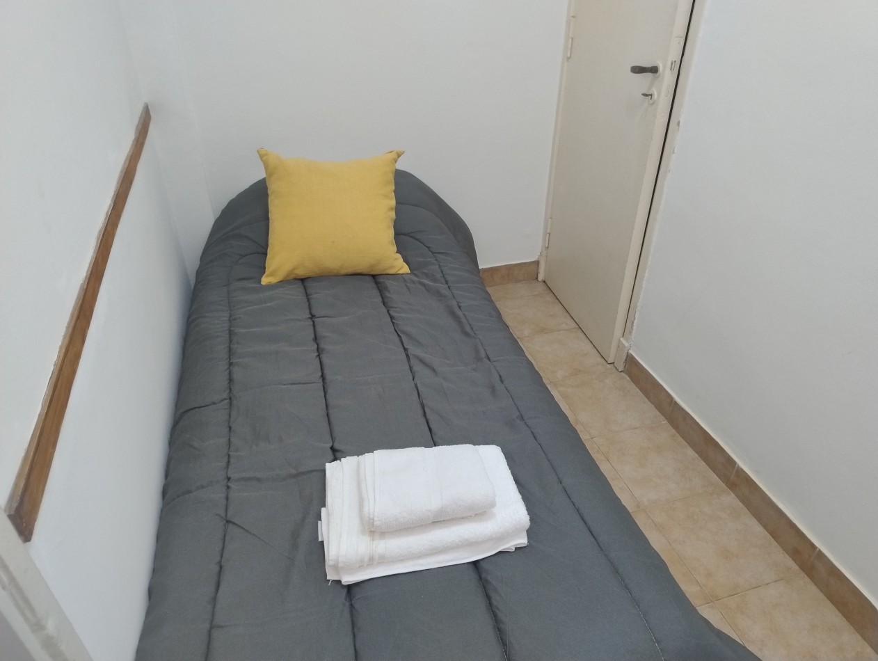 Departamento 3 amb mas dependencia al frente con balcon y cochera plaza colon 