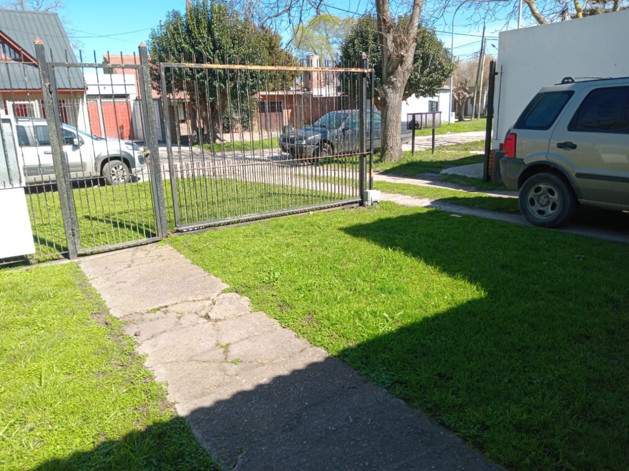 CASA 4 AMBIENTES MAS DEPARTAMENTO - LOS PINARES