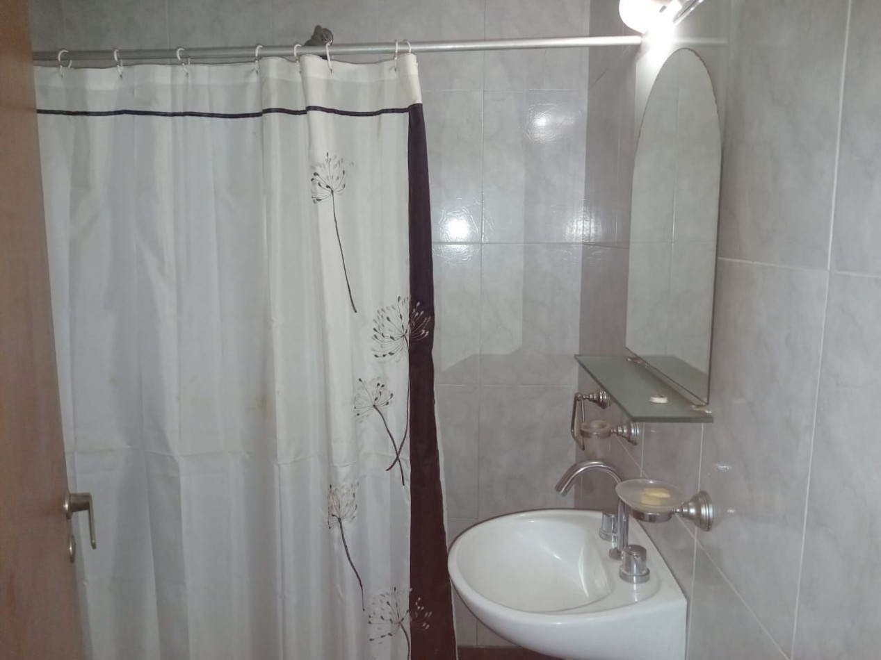 CASA 4 AMBIENTES MAS DEPARTAMENTO - LOS PINARES