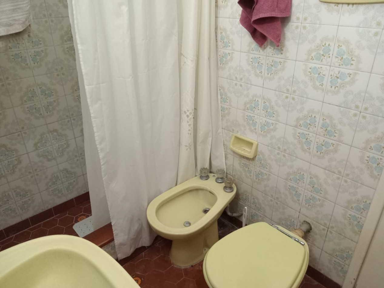 CASA 4 AMBIENTES MAS DEPARTAMENTO - LOS PINARES