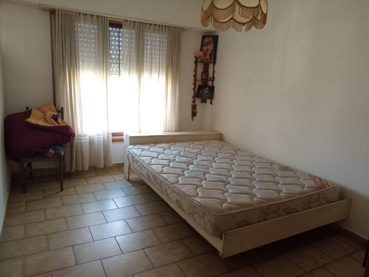 CASA 4 AMBIENTES MAS DEPARTAMENTO - LOS PINARES