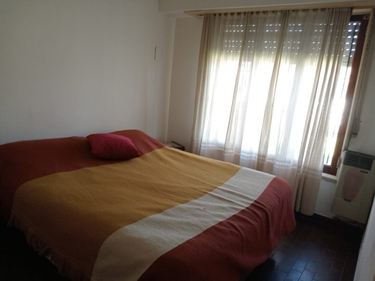 CASA 4 AMBIENTES MAS DEPARTAMENTO - LOS PINARES