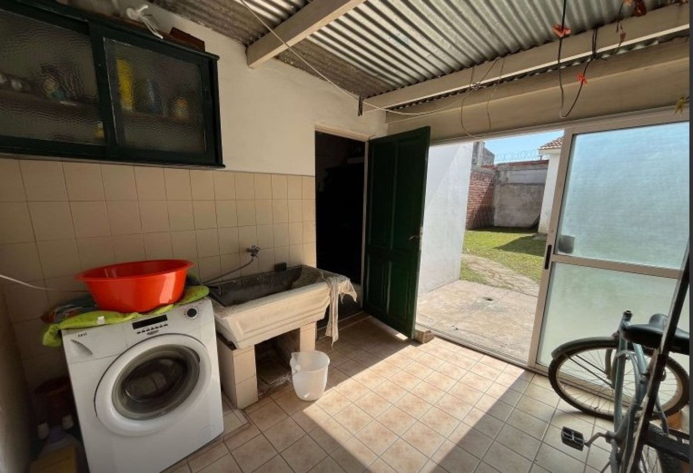 CASA 4 AMBIENTES MAS DEPARTAMENTO - LOS PINARES