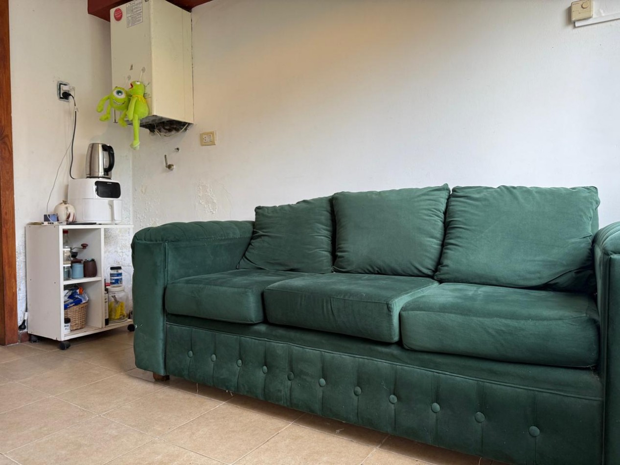 PH EN SAN EDUARDO DE CHAPADMALAL ESTADO ORIGINAL CON COCHERA Y BALCON AL FRENTE 