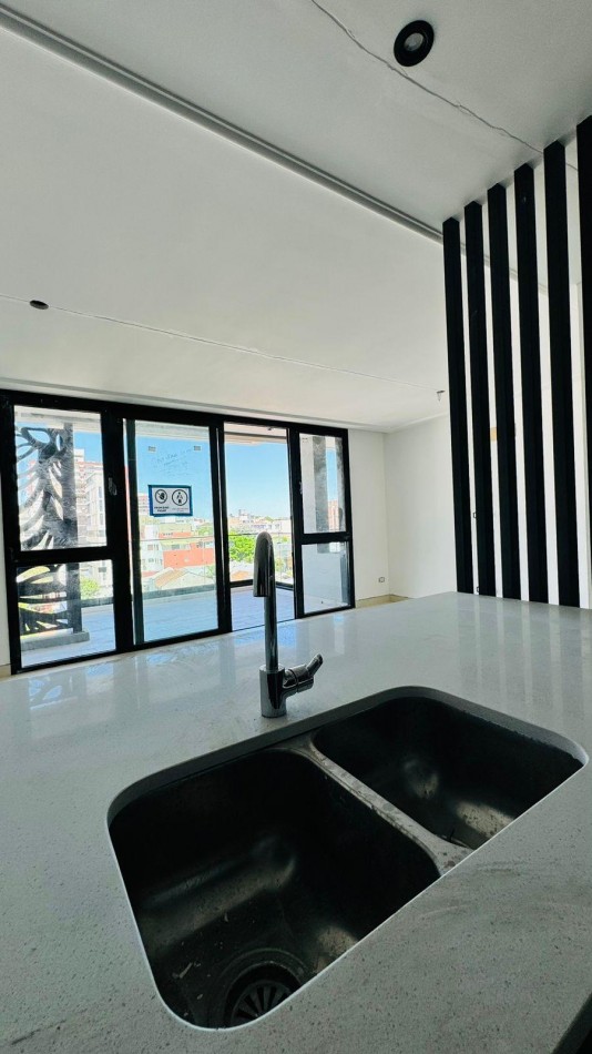 DEPARTAMENTO A ESTRENAR 3 AMBIENTES CON COCHERA Y BAULERA . ENTREGA FEBRERO 2026-PLAYA GRANDE 