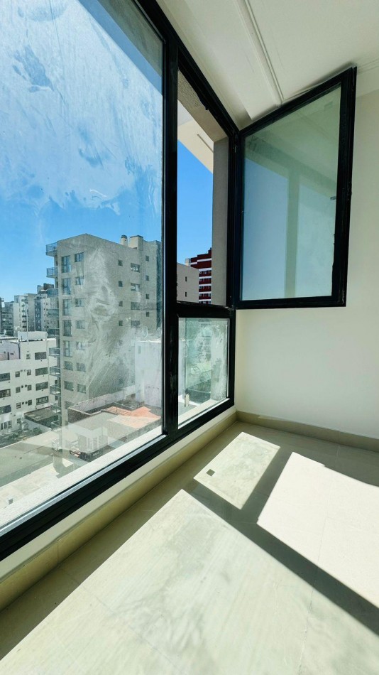 DEPARTAMENTO A ESTRENAR 3 AMBIENTES CON COCHERA Y BAULERA . ENTREGA FEBRERO 2026-PLAYA GRANDE 