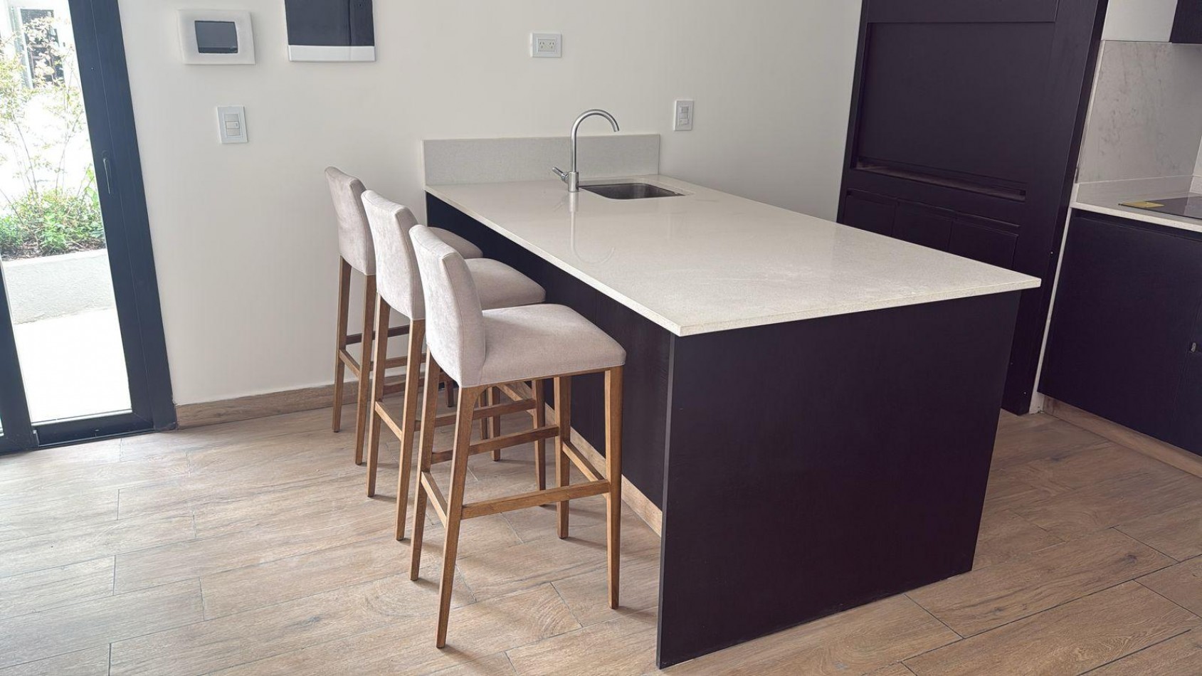 DEPARTAMENTO A ESTRENAR 3 AMBIENTES CON COCHERA Y BAULERA . ENTREGA FEBRERO 2026-PLAYA GRANDE 