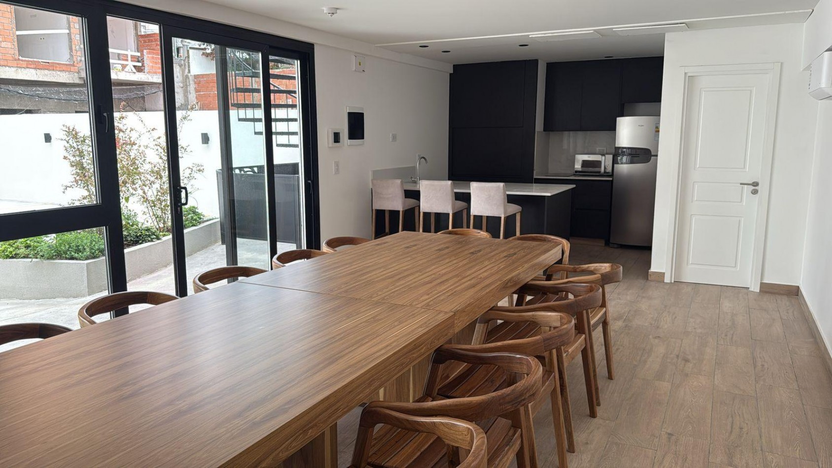 DEPARTAMENTO A ESTRENAR 3 AMBIENTES CON COCHERA Y BAULERA . ENTREGA FEBRERO 2026-PLAYA GRANDE 