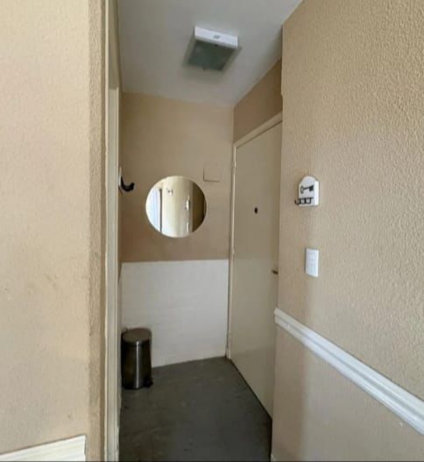 DEPARTAMENTO DOS AMBIENTES A LA CALLE .MIRAMAR