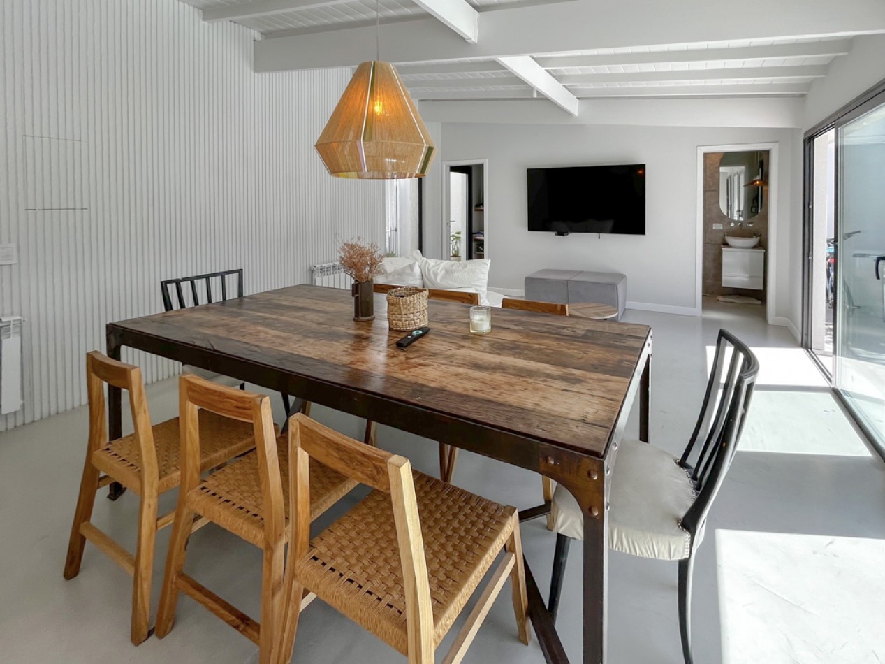 Venta casa 4 ambientes, con piscina y parque, los pinares