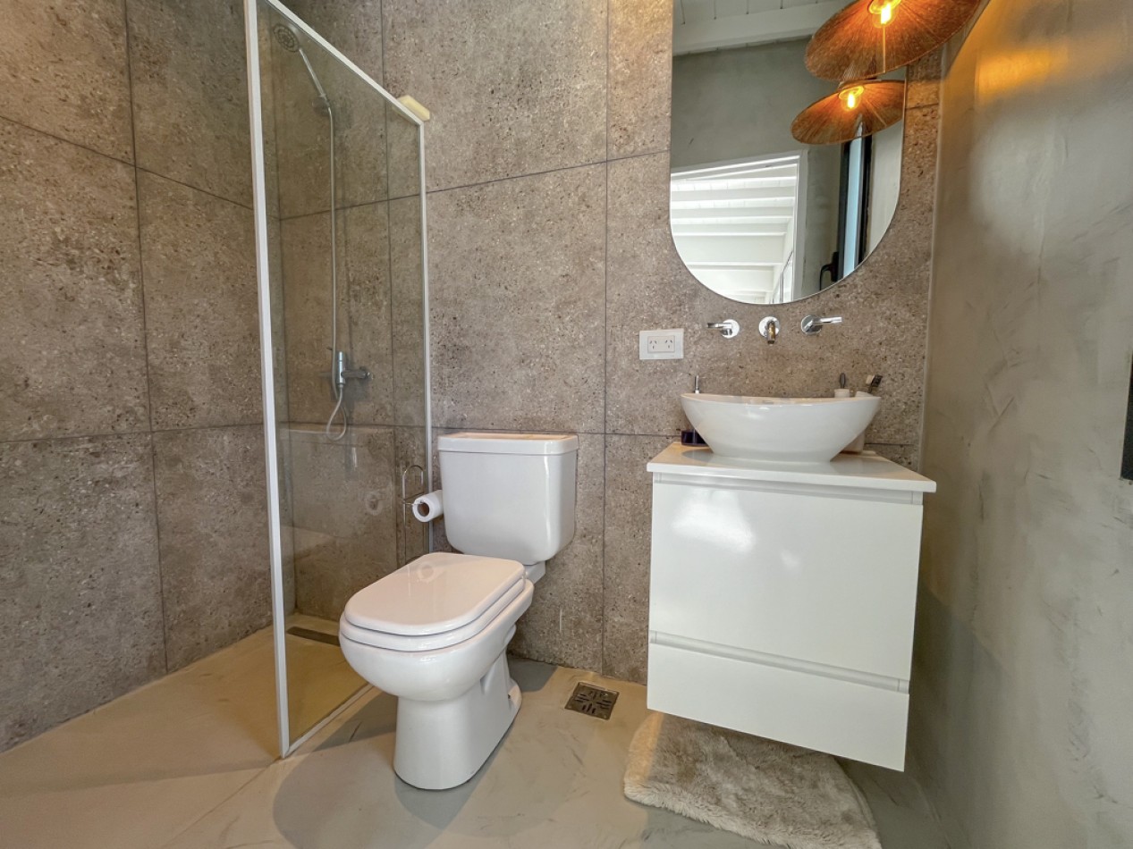 Venta casa 4 ambientes, con piscina y parque, los pinares