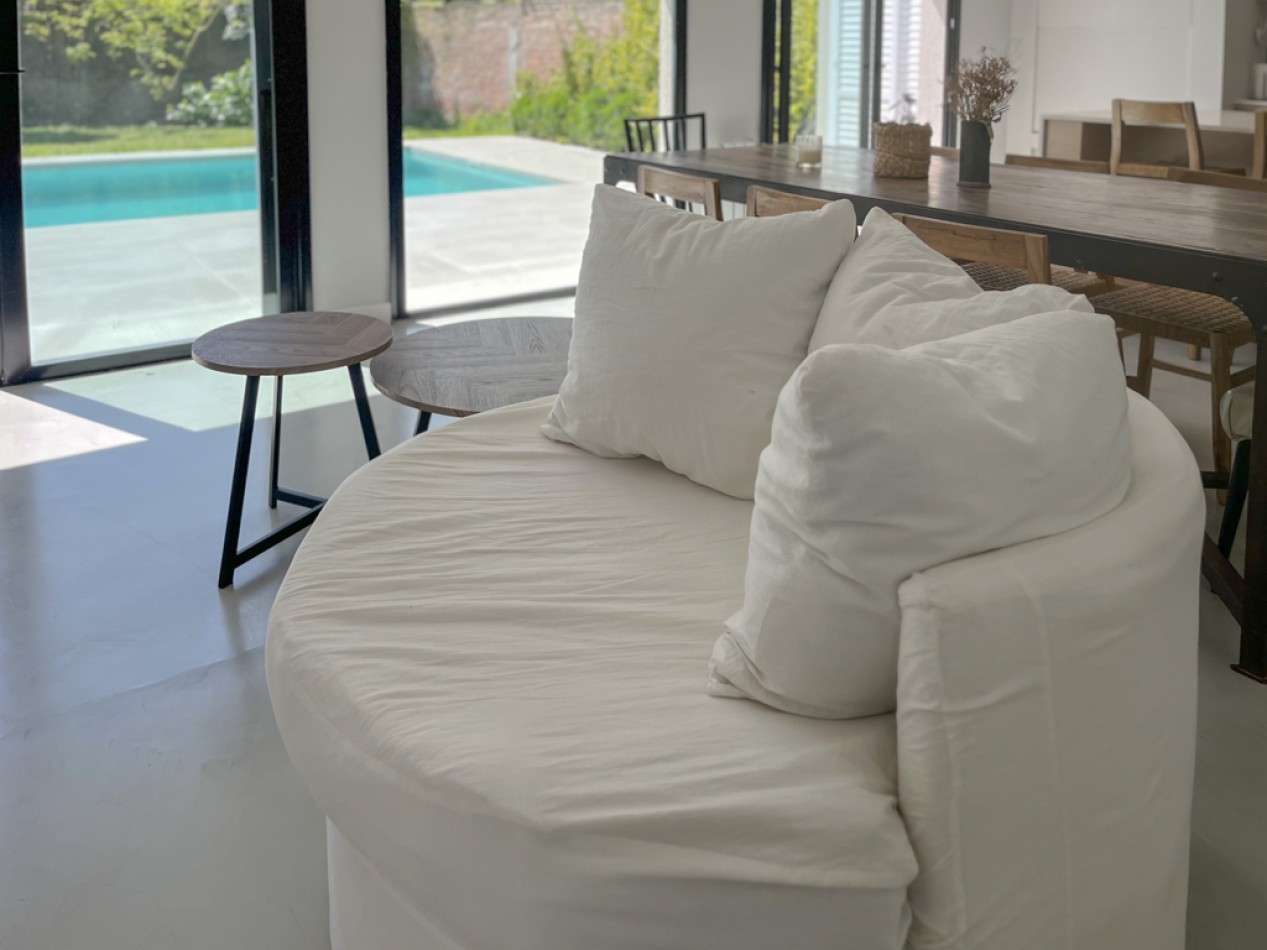 Venta casa 4 ambientes, con piscina y parque, los pinares