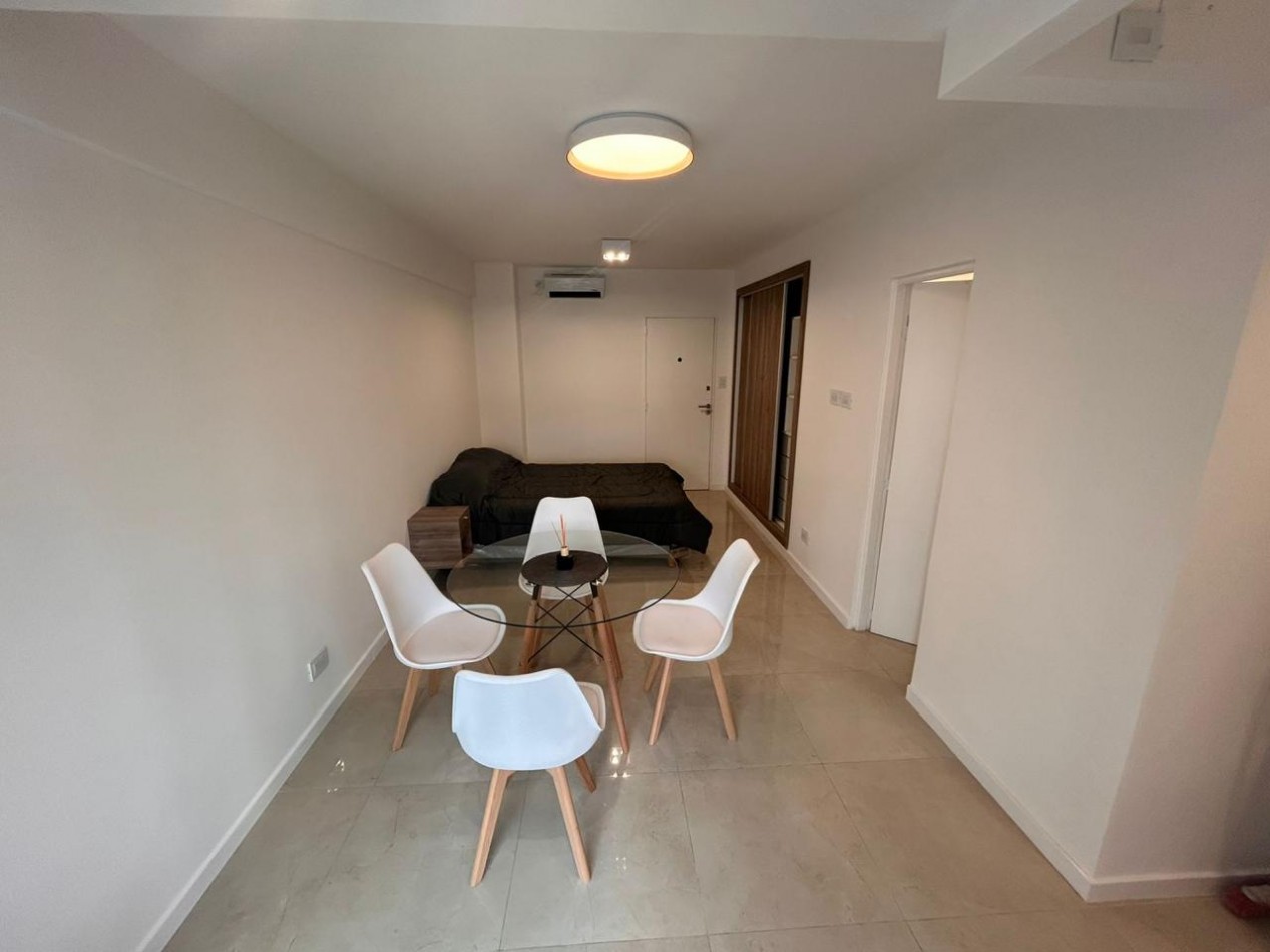 VENTA DEPARTAMENTO MONOAMBIENTE A LA CALLE CON BALCON SALIENTE Y VISTA LATERAL AL MAR.