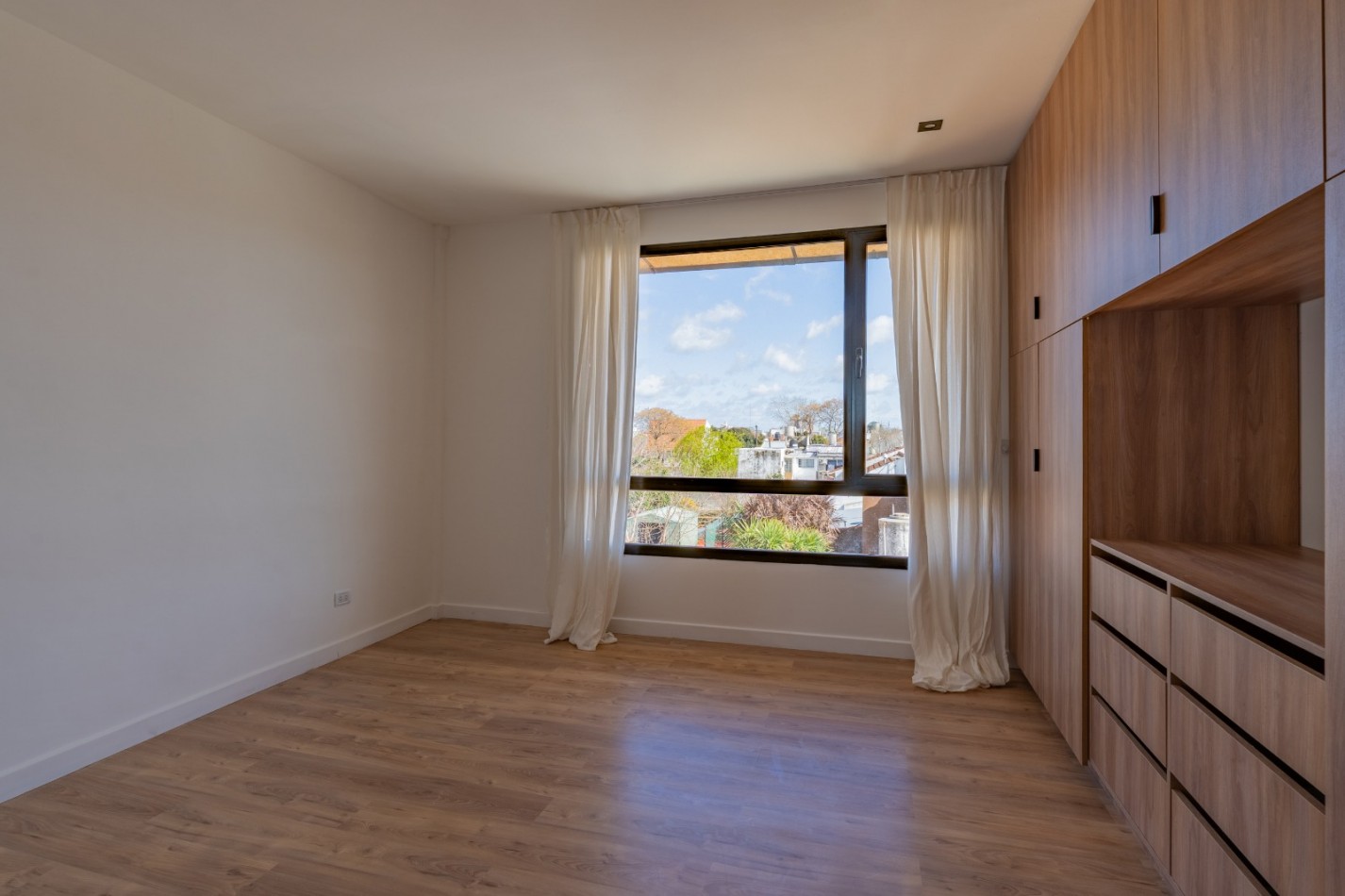  VENTA DEPARTAMENTO PH 3 AMBIENTES AL FRENTE CON COCHERA