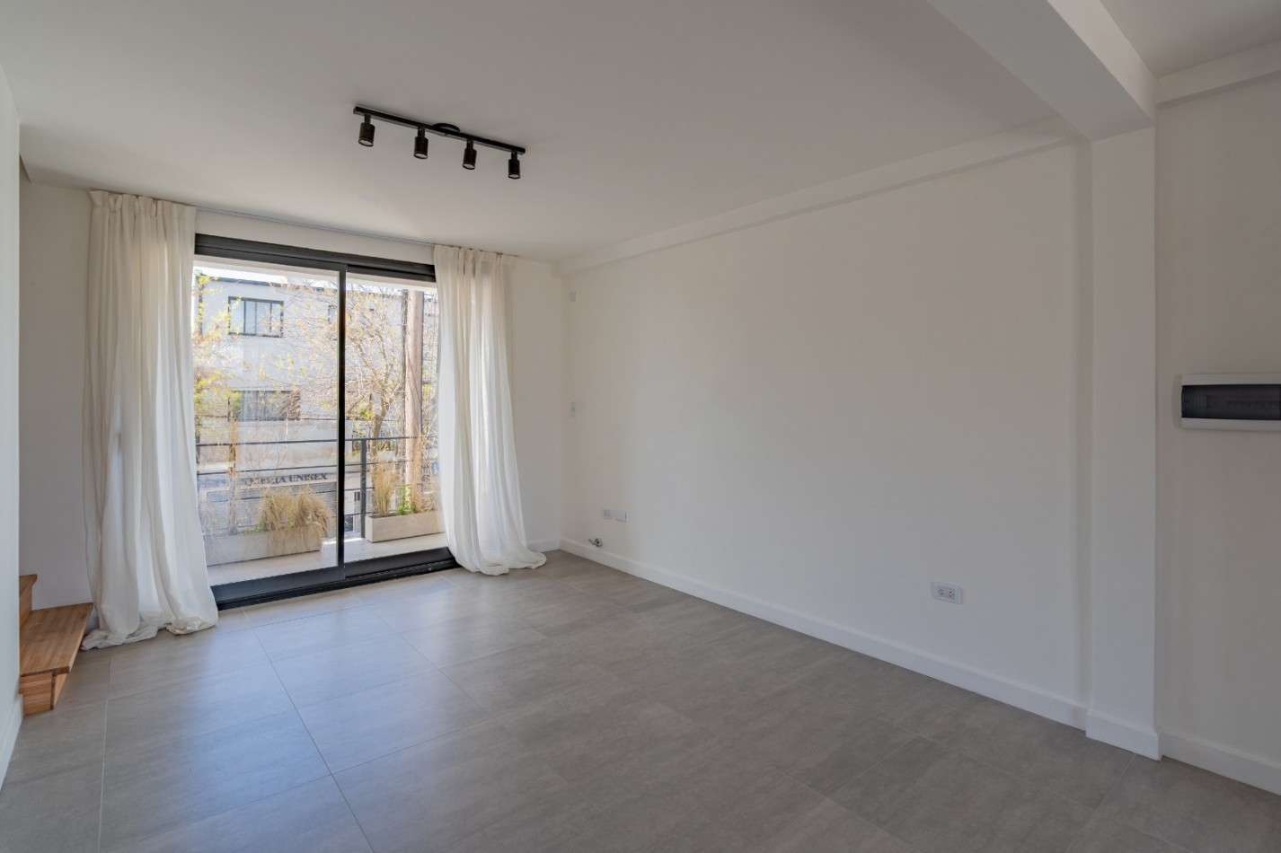  VENTA DEPARTAMENTO PH 3 AMBIENTES AL FRENTE CON COCHERA